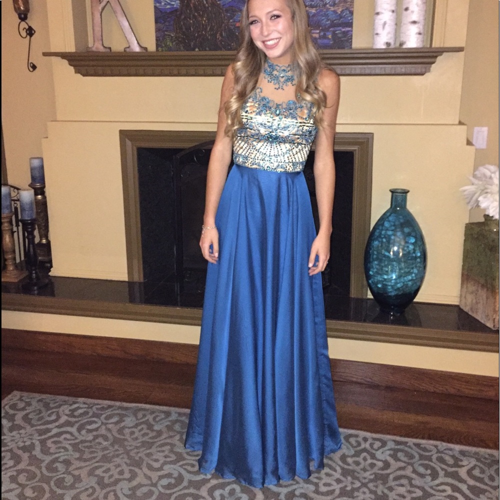 Backless Prom Dress - Picture 4 of 5